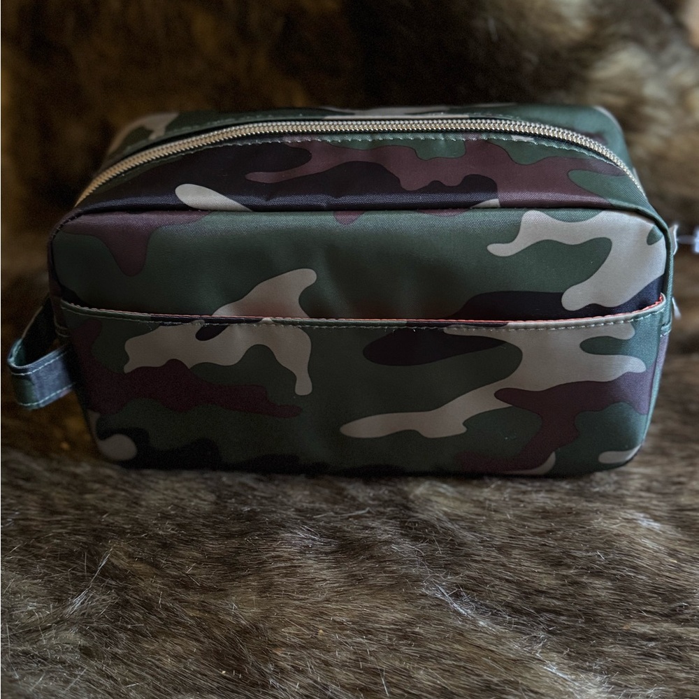 Bath & Body Works Camo Toiletry Bag